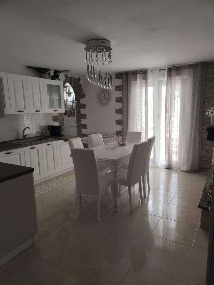 La Casa Delle Rose 1 Villa Giba Bilik gambar